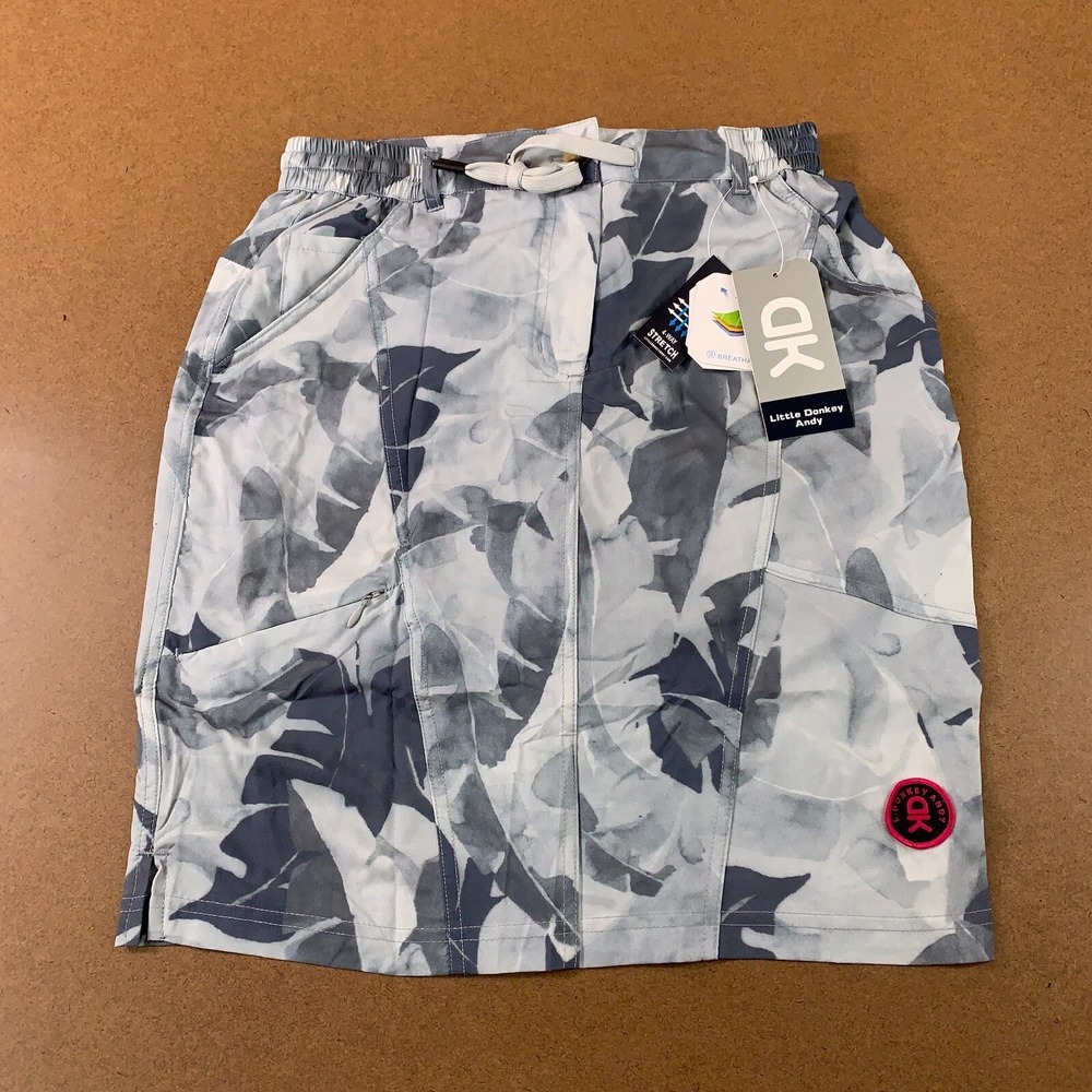Little Donkey Andy Womens Size XS Gray Floral Built-in Shorts Athletic Skort NWT